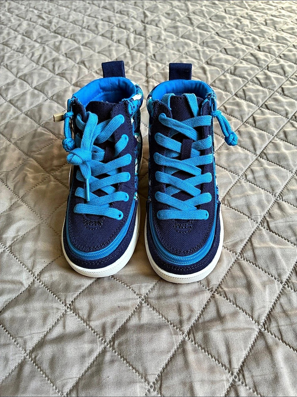 Billy Classic Lace High-Top Sneakers in Blue & White Girls US 9M NWT - Picture 2 of 7